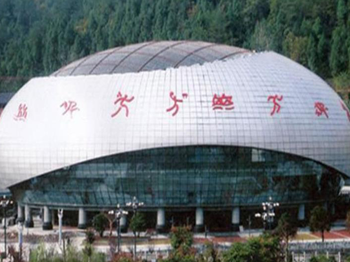 淄博体育中心球形网架加工安装